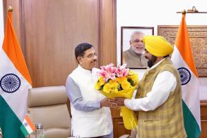 ਕਿਸਾਨਾਂ ਲਈ ਵੱਡੀ ਰਾਹਤ; ਪੰਜਾਬ ਵਿੱਚ ਭਾਰਤੀ ਖੁਰਾਕ ਨਿਗਮ ਦੇ ਗੋਦਾਮਾਂ ਵਿੱਚ ਪਏ 155 ਲੱਖ ਮੀਟ੍ਰਿਕ ਟਨ ਚੌਲ ਅਤੇ ਕਣਕ ਦੇ ਸਟਾਕ ਦੀ ਲਿਫਟਿੰਗ ਲਈ ਵਿਸ਼ੇਸ਼ ਰੇਲ ਗੱਡੀਆਂ ਚਲਾਈਆਂ ਜਾਣਗੀਆਂ: ਮੁੱਖ ਮੰਤਰੀ ਭਗਵੰਤ ਸਿੰਘ ਮਾਨ