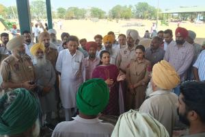 ਗੜੇਮਾਰੀ ਤੇ ਭਾਰੀ ਮੀਂਹ ਕਾਰਨ ਪ੍ਰਭਾਵਿਤ ਫਸਲ ਦੀ ਖਰੀਦ ਵਿਚ ਕਿਸਾਨਾਂ ਦਾ ਵਿੱਤੀ ਨੁਕਸਾਨ ਨਹੀਂ ਹੋਣ ਦਿੱਤਾ ਜਾਵੇਗਾ: ਡਿਪਟੀ ਕਮਿਸ਼ਨਰ ਨਵਜੋਤ ਕੌਰ