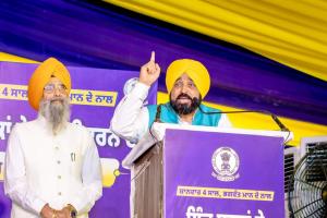 ਅੰਮ੍ਰਿਤਸਰ ਦੇ ਅਟਾਰੀ ਵਿਧਾਨ ਸਭਾ ਹਲਕੇ ਦੀਆਂ ਸਾਰੀਆਂ ਪ੍ਰਮੁੱਖ ਸੜਕਾਂ ਸ਼ਾਨਦਾਰ ਬਣਨਗੀਆਂ, ਮੁੱਖ ਮੰਤਰੀ ਭਗਵੰਤ ਸਿੰਘ ਮਾਨ ਨੇ ਨੀਂਹ ਰੱਖੀ