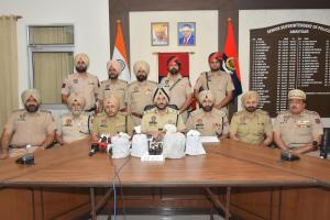 ਸਰਹੱਦ ਪਾਰੋਂ ਨਸ਼ੀਲੇ ਪਦਾਰਥਾਂ ਦੀ ਤਸਕਰੀ ਵਾਲੇ ਕਾਰਟੇਲਾਂ ਨਾਲ ਸਬੰਧਤ ਪੰਜ ਵਿਅਕਤੀ 7 ਕਿਲੋ ਹੈਰੋਇਨ ਸਮੇਤ ਅੰਮ੍ਰਿਤਸਰ ਤੋਂ ਗ੍ਰਿਫ਼ਤਾਰ