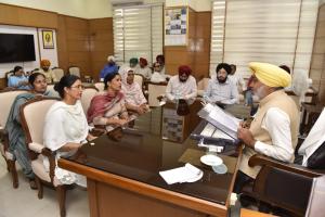 ਵਿੱਤ ਮੰਤਰੀ ਹਰਪਾਲ ਸਿੰਘ ਚੀਮਾ ਵੱਲੋਂ ਮੁਲਾਜ਼ਮ ਯੂਨੀਅਨਾਂ ਨਾਲ ਮੀਟਿੰਗਾਂ, ਜਾਇਜ਼ ਮੰਗਾਂ 'ਤੇ ਜਲਦੀ ਕਾਰਵਾਈ ਦਾ ਦਿੱਤਾ ਭਰੋਸਾ