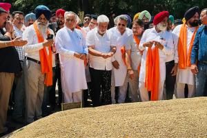 ਕੈਬਨਿਟ ਮੰਤਰੀ ਲਾਲ ਚੰਦ ਕਟਾਰੂਚੱਕ ਗੁਰਦਾਸਪੁਰ ਦਾਣਾ ਮੰਡੀ ਵਿਖੇ ਪਹੁੰਚੇ-ਕਣਕ ਦੇ ਖਰੀਦ ਪ੍ਰਬੰਧਾਂ ਦਾ ਲਿਆ ਜਾਇਜ਼ਾ