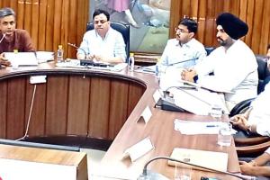 ਡਿਪਟੀ ਕਮਿਸ਼ਨਰ ਨੇ ਟਰੇਡ ਯੂਨੀਅਨ ਦੇ ਨੁਮਾਇੰਦਿਆਂ ਨਾਲ ਕੀਤੀ ਮੀਟਿੰਗ