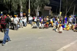 ਪੰਜਾਬ ਵਿੱਚ ਬੇਅਦਬੀ ਦੀ ਮੰਦਭਾਗੀ ਘਟਨਾ: ਮਲੋਟ ਵਿੱਚ ਸ੍ਰੀ ਗੁਟਕਾ ਸਾਹਿਬ ਦੇ ਅੰਗ ਫਟੇ ਮਿਲੇ, ਸੰਗਤ ਵਿੱਚ ਭਾਰੀ ਰੋਸ