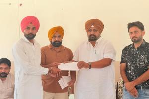 ਵਿਧਾਇਕ ਰਣਬੀਰ ਸਿੰਘ ਭੁੱਲਰ ਨੇ ਹਲਕੇ ਦੇ ਵੱਖ - ਵੱਖ ਪਿੰਡਾਂ ਵਿੱਚ 98.42 ਲੱਖ ਰੁਪਏ ਦੇ ਵਿਕਾਸ ਕਾਰਜਾਂ ਲਈ ਚੈੱਕ ਵੰਡੇ