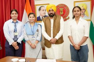 *12ਵੀਂ ਜਮਾਤ ਦੀ ਮੈਰਿਟ ਸੂਚੀ ਵਿੱਚ ਆਉਣ ਵਾਲੇ 275 ਵਿਦਿਆਰਥੀਆਂ ਵਿੱਚੋਂ 122 ਵਿਦਿਆਰਥੀ ਸਰਕਾਰੀ ਸਕੂਲਾਂ ਦੇ ਹਨ: ਮੁੱਖ ਮੰਤਰੀ ਭਗਵੰਤ ਸਿੰਘ ਮਾਨ*