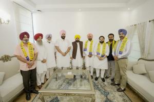 ਮਜੀਠਾ ਵਿੱਚ ਕਾਂਗਰਸ ਨੂੰ ਵੱਡਾ ਝਟਕਾ, ਕਈ ਆਗੂ 'ਆਪ' ਵਿੱਚ ਹੋਏ ਸ਼ਾਮਲ