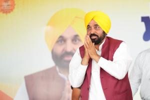 ਭਗਵੰਤ ਮਾਨ ਸਰਕਾਰ ਦੀ ਇਤਿਹਾਸਕ ਪਹਿਲ, ਪੰਜਾਬ ਦੇ 40 ਲੱਖ ਗਰੀਬ-ਦਲਿਤ-ਪੱਛੜੇ ਵਰਗ ਦੇ ਪਰਿਵਾਰਾਂ ਨੂੰ ਮੁਫਤ ਰਾਸ਼ਨ ਕਿੱਟ ਮਿਲਣੀ ਸ਼ੁਰੂ