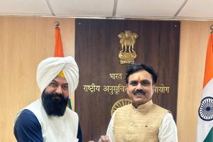 ਜਨਗਣਨਾ 2027 ਲਈ ਤਿਆਰ ਫ਼ਾਰਮ ਵਿਚ ਅਨੂਸੂਚਿਤ ਜਾਤੀਆਂ ਦੇ ਲੋਕਾਂ ਲਈ ਮਨਾਹੀ ਵਾਲੇ ਸ਼ਬਦ ਵਰਤਣ ਦੇ ਮਾਮਲੇ ਵਿਚ ਜਸਵੀਰ ਸਿੰਘ ਗੜ੍ਹੀ ਵਲੋਂ ਰਾਸ਼ਟਰੀ ਅਨੁਸੂਚਿਤ ਜਾਤੀਆਂ ਕਮਿਸ਼ਨ ਦੇ ਚੇਅਰਮੈਨ ਨਾਲ ਮੁਲਾਕਾਤ