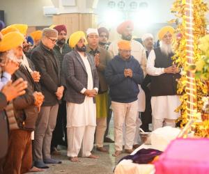 ਸ੍ਰੀ ਗੁਰੂ ਤੇਗ਼ ਬਹਾਦਰ ਜੀ ਦੇ 350ਵੇਂ ਸ਼ਹੀਦੀ ਦਿਹਾੜੇ ਨੂੰ ਸਮਰਪਿਤ ਵਿਸ਼ਾਲ ਨਗਰ ਕੀਰਤਨ ਸ੍ਰੀਨਗਰ ਤੋਂ ਰਵਾਨਾ, ਮੁੱਖ ਮੰਤਰੀ ਭਗਵੰਤ ਸਿੰਘ ਮਾਨ, ਅਰਵਿੰਦ ਕੇਜਰੀਵਾਲ ਅਤੇ ਜੰਮੂ ਕਸ਼ਮੀਰ ਦੇ ਮੁੱਖ ਮੰਤਰੀ ਉਮਰ ਅਬਦੁੱਲਾ ਨੇ ਸੰਗਤ ਨਾਲ ਕੀਤੀ ਸ਼ਿਰਕਤ