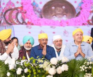  ਮੁੱਖ ਮੰਤਰੀ ਭਗਵੰਤ ਸਿੰਘ ਮਾਨ ਅਤੇ ਅਰਵਿੰਦ ਕੇਜਰੀਵਾਲ ਵੱਲੋਂ ਸਰਬ ਧਰਮ ਸੰਮੇਲਨ ਦੌਰਾਨ ਵਿਸ਼ਵ ਭਰ ਦੇ ਧਾਰਮਿਕ ਆਗੂਆਂ ਨਾਲ ਨੌਵੇਂ ਪਾਤਸ਼ਾਹ ਸ੍ਰੀ ਗੁਰੂ ਤੇਗ਼ ਬਹਾਦਰ ਜੀ ਨੂੰ ਸ਼ਰਧਾ ਤੇ ਸਤਿਕਾਰ ਭੇਟ