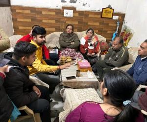 ਵਿਧਾਇਕ ਸ਼ੈਰੀ ਕਲਸੀ ਦੀ ਅਗਵਾਈ ਵਿੱਚ ਸ਼ਹਿਰ ਵਾਸੀਆਂ ਦੀਆਂ ਮੁਸ਼ਕਿਲਾਂ ਕੀਤੀਆਂ ਜਾ ਰਹੀਆਂ ਨੇ ਹੱਲ- ਚੇਅਰਮੈਨ ਮਾਨਿਕ ਮਹਿਤਾ