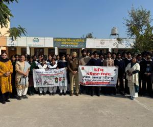 ਟ੍ਰੈਫਿਕ ਪੁਲਿਸ ਵੱਲੋਂ ਸ. ਬਲਦੇਵ ਸਿੰਘ ਸਰਕਾਰੀ ਸੀਨੀਅਰ ਸੈਕੰਡਰੀ ਸਮਾਰਟ ਸਕੂਲ, ਮਜਾਤੜੀ ਵਿਖੇ ਨਸ਼ਿਆਂ ਦੀ ਵਰਤੋਂ ਨਾ ਕਰਨ ਅਤੇ ਟ੍ਰੈਫਿਕ ਨਿਯਮਾਂ ਦੀ ਪਾਲਣਾ ਸਬੰਧੀ ਜਾਗਰੂਕਤਾ ਸੈਮੀਨਾਰ