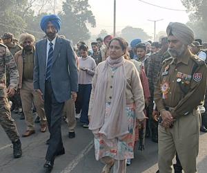 ਸ਼ਹੀਦ ਸੈਨਿਕਾਂ ਦੀ ਕੁਰਬਾਨੀਆਂ ਨੂੰ ਕਦੇ ਭੁਲਾਇਆ ਨਹੀਂ ਜਾ ਸਕਦਾ, ਵਿਕਟਰੀ ਪਰੇਡ ਇਕ ਅਨੋਖਾ ਅਹਿਸਾਸ -ਡਿਪਟੀ ਕਮਿਸ਼ਨਰ