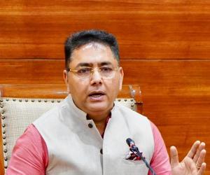 ਸਾਲ 2025 ਦੌਰਾਨ ਪ੍ਰਸ਼ਾਸਨਿਕ ਸੇਵਾਵਾਂ ਵਿੱਚ ਪੰਜਾਬ ਡਿਜੀਟਲ ਸੁਧਾਰਾਂ ਦਾ ਗਵਾਹ ਬਣਿਆ: ਨਾਗਰਿਕਾਂ ਨੂੰ ਉਨ੍ਹਾਂ ਦੇ ਦਰ ‘ਤੇ ਮਿਲ ਰਹੀਆਂ ਸੇਵਾਵਾਂ: ਅਮਨ ਅਰੋੜਾ