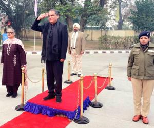 ਕੈਬਨਿਟ ਮੰਤਰੀ ਸ੍ਰੀ ਸੰਜੀਵ ਅਰੋੜਾ ਨੇ ਫ਼ਰੀਦਕੋਟ ਵਿੱਚ 77ਵੇਂ ਗਣਤੰਤਰ ਦਿਵਸ ਮੌਕੇ ਝੰਡਾ ਲਹਿਰਾਇਆ