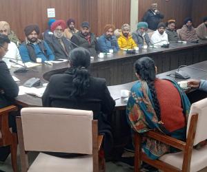 ਡਿਪਟੀ ਕਮਿਸ਼ਨਰ ਨੇ ਪਰਾਲੀ ਪ੍ਰਬੰਧਨ ਲੱਕੀ ਡਰਾਅ ਦੇ ਜੇਤੂ ਕਿਸਾਨਾਂ ਨੂੰ ਸਰਟੀਫ਼ਿਕੇਟ ਦਿੱਤੇYour Title