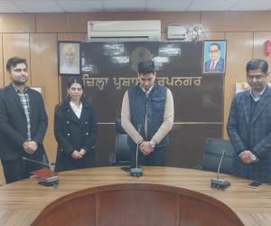 ਜ਼ਿਲ੍ਹਾ ਪ੍ਰਸ਼ਾਸਨ ਵਲੋਂ ਰਾਸ਼ਟਰ ਪਿਤਾ ਮਹਾਤਮਾ ਗਾਂਧੀ ਦੇ ਬਲੀਦਾਨ ਦਿਵਸ ਮੌਕੇ ਸ਼ਰਧਾਂਜਲੀ ਭੇਟ ਕੀਤੀ ਗਈ