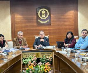 ਮੰਤਰੀ ਅਰੋੜਾ ਨੇ ਨਗਰ ਨਿਗਮ ਕਮਿਸ਼ਨਰਾਂ, ਸ਼ਹਿਰੀ ਵਿਕਾਸ ਦੇ ਏ.ਡੀ.ਸੀ. ਅਤੇ ਸੁਧਾਰ ਟਰੱਸਟਾਂ ਦੇ ਈ.ਓਜ਼ ਨਾਲ ਕੀਤੀ ਮੀਟਿੰਗ, ਸਥਾਨਕ ਸਰਕਾਰਾਂ ਦੇ ਸਾਰੇ ਕਾਰਜਾਂ ਦਾ ਲਿਆ ਜਾਇਜ਼ਾ