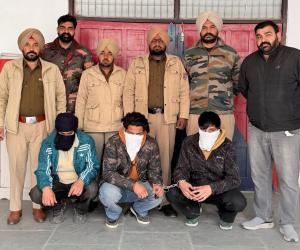 ਬਠਿੰਡਾ ਵਿੱਚ ਟਾਰਗੇਟ ਕਿਲਿੰਗ ਦੀ ਵਾਰਦਾਤ ਟਲ਼ੀ ; ਅਰਸ਼ ਡੱਲਾ ਗੈਂਗ ਨਾਲ ਜੁੜੇ ਤਿੰਨ ਵਿਅਕਤੀ 4 ਪਿਸਤੌਲਾਂ ਸਮੇਤ ਗ੍ਰਿਫ਼ਤਾਰ*