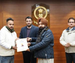 ਹਰਦੀਪ ਸਿੰਘ ਮੁੰਡੀਆਂ ਨੇ ਨਵ-ਨਿਯੁਕਤ ਉਮੀਦਵਾਰਾਂ ਨੂੰ ਸੌਂਪੇ ਨਿਯੁਕਤੀ ਪੱਤਰ