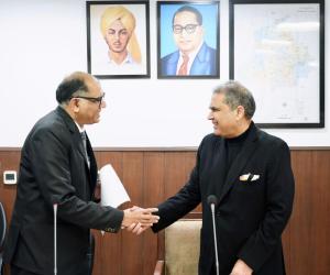 ਕੈਬਨਿਟ ਮੰਤਰੀ ਸੰਜੀਵ ਅਰੋੜਾ ਨੇ ਪੰਜਾਬ ਰਾਜ ਬਿਜਲੀ ਰੈਗੂਲੇਟਰੀ ਕਮਿਸ਼ਨ ਦੇ ਨਵ-ਨਿਯੁਕਤ ਮੈਂਬਰ ਨੂੰ ਸਹੁੰ ਚੁਕਾਈ