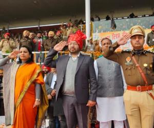 ਕੈਬਨਿਟ ਮੰਤਰੀ ਡਾ. ਰਵਜੋਤ ਸਿੰਘ ਨੇ ਗਣਤੰਤਰ ਦਿਵਸ ਮੌਕੇ ਮਾਨਸਾ 'ਚ ਲਹਿਰਾਇਆ ਕੌਮੀ ਝੰਡਾ