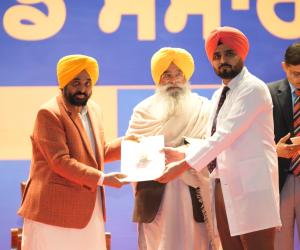 ਮੁੱਖ ਮੰਤਰੀ ਭਗਵੰਤ ਸਿੰਘ ਮਾਨ ਸਰਕਾਰ ਨੇ ‘ਮਿਸ਼ਨ ਰੋਜ਼ਗਾਰ’ ਤਹਿਤ ਨੌਜਵਾਨਾਂ ਨੂੰ ਬਿਨਾਂ ਕਿਸੇ ਰਿਸ਼ਵਤ ਅਤੇ ਸਿਫਾਰਸ਼ ਦੇ 63,943 ਸਰਕਾਰੀ ਨੌਕਰੀਆਂ ਦਿੱਤੀਆਂ