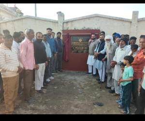 ਵਿਧਾਇਕ ਫਾਜ਼ਿਲਕਾ ਨੇ 5 ਕਰੋੜ 20 ਲੱਖ ਦੀ ਲਾਗਤ ਨਾਲ ਸਾਦਕੀ ਬਾਰਡਰ ਰੋਡ ਤੋਂ ਖਾਣ ਵਾਲਾ ਤੱਕ ਬਣਨ ਵਾਲੀ ਨਵੀ ਸੜਕ ਤੇ ਚੌੜੀ ਸੜਕ ਦਾ  ਨੀਂਹ ਪੱਥਰ ਰੱਖ ਕੇ ਕੰਮ ਸ਼ੁਰੂ ਕਰਵਾਇਆ