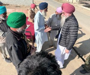 ਸ.ਸੰਧਵਾਂ ਨੇ ਪਿੰਡ ਦੁਆਰੇਆਣਾ ਤੋਂ ਢੀਮਾਂਵਾਲੀ ਨੂੰ ਜਾਂਦੀ ਸੜਕ ਦੇ  ਚੱਲ ਰਹੇ ਕੰਮ ਦਾ ਜਾਇਜ਼ਾ ਲਿਆ 