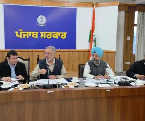 ਸਿਹਤ ਮੰਤਰੀ ਡਾ. ਬਲਬੀਰ ਸਿੰਘ ਵੱਲੋਂ ਮੁੱਖ ਮੰਤਰੀ ਸਿਹਤ ਯੋਜਨਾ ਦੇ ਕਾਰਡ ਬਣਾਉਣ ਦੀ ਪ੍ਰਗਤੀ ਦਾ ਜਾਇਜ਼ਾ