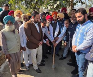 ਮੁੱਖ ਮੰਤਰੀ ਦੇ ਓ.ਐਸ.ਡੀ. ਸੁਖਵੀਰ ਸਿੰਘ ਵੱਲੋਂ ਧੂਰੀ ਸ਼ਹਿਰ 'ਚ ਕਰੀਬ ਸਵਾ ਚਾਰ ਕਰੋੜ ਰੁਪਏ ਦੇ ਵਿਕਾਸ ਕਾਰਜਾਂ ਦੀ ਸ਼ੁਰੂਆਤ