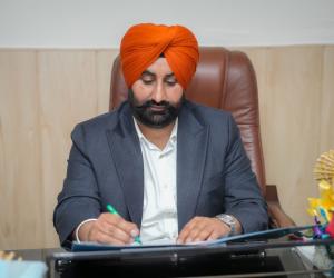 ਗੁਰਸ਼ਰਨ ਸਿੰਘ ਛੀਨਾ ਨੇ ਸਿਹਤ ਮੰਤਰੀ ਡਾ. ਬਲਬੀਰ ਸਿੰਘ ਦੀ ਮੌਜੂਦਗੀ 'ਚ ਪੰਜਾਬ ਹੈਲਥ ਸਿਸਟਮਜ਼ ਕਾਰਪੋਰੇਸ਼ਨ ਦੇ ਚੇਅਰਮੈਨ ਵਜੋਂ ਕਾਰਜਭਾਰ ਸੰਭਾਲਿਆ