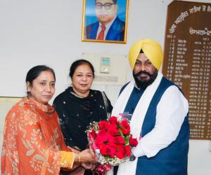 ਅਨੁਸੂਚਿਤ ਜਾਤੀਆਂ ਦੇ ਸਸ਼ਕਤੀਕਰਨ ਵੱਲ ਮਜ਼ਬੂਤ ਕਦਮ: ਬਲਜਿੰਦਰ ਸਿੰਘ ਚੌਂਦਾ ਨੇ ਪੰਜਾਬ ਐਸ.ਸੀ ਭੋਂ ਵਿਕਾਸ ਅਤੇ ਵਿੱਤ ਕਾਰਪੋਰੇਸ਼ਨ ਦੇ ਚੇਅਰਮੈਨ ਵਜੋਂ ਸੰਭਾਲਿਆ ਕਾਰਜਭਾਰ