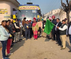 ਕੈਬਨਿਟ ਮੰਤਰੀ ਤਰੁਨਪ੍ਰੀਤ ਸਿੰਘ ਸੌਂਦ ਦੀ ਅਗਵਾਈ ਹੇਠ ਮੁੱਖ ਮੰਤਰੀ ਤੀਰਥ ਯਾਤਰਾ ਯੋਜਨਾ ਤਹਿਤ ਪਿੰਡ ਚੱਕ ਜਟਾਣਾ ਤੋਂ ਅੰਮ੍ਰਿਤਸਰ ਲਈ ਸ਼ਰਧਾਲੂਆਂ ਦੀ ਦੂਜੀ ਬੱਸ ਹੋਈ ਰਵਾਨਾ
