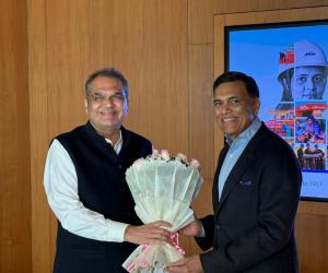 ਪੰਜਾਬ ਦੇ ਉਦਯੋਗ ਮੰਤਰੀ ਸੰਜੀਵ ਅਰੋੜਾ ਦੀ ਉਦਯੋਗਪਤੀ ਸੱਜਣ ਜਿੰਦਲ ਨਾਲ ਮੁਲਾਕਾਤ; ਰਾਜਪੁਰਾ ਵਿੱਚ ਇਸਪਾਤ ਖੇਤਰ ਵਿੱਚ ₹1,500 ਕਰੋੜ ਨਿਵੇਸ਼ ਦਾ ਐਲਾਨ