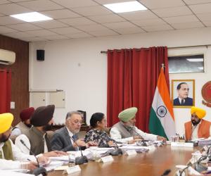 ਪੰਜਾਬ 'ਚ ਚੋਣਾਂ ਤੋਂ ਪਹਿਲਾਂ AAP ਸਰਕਾਰ ਦਾ ਵੱਡਾ ਤੋਹਫ਼ਾ: ਲਾਂਚ ਕੀਤੀ 'ਮੇਰੀ ਰਸੋਈ' ਸਕੀਮ, ਮਿਲੇਗਾ ਮੁਫ਼ਤ ਰਾਸ਼ਨ