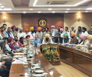 ਜਸਵੀਰ ਸਿੰਘ ਗੜ੍ਹੀ ਨੇ ਪੰਜਾਬ ਦੀਆਂ ਸਮੂਹ ਐਸ.ਸੀ. ਮੁਲਾਜਮ ਜਥੇਬੰਦੀਆਂ ਦੀਆਂ ਮੁਸ਼ਕਲਾਂ ਸੁਣੀਆਂ