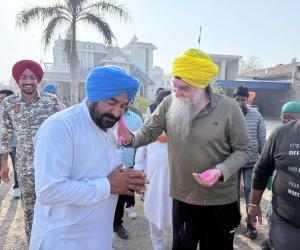 ਸਪੀਕਰ ਸ. ਸੰਧਵਾਂ ਨੇ ਆਪਣੇ ਗ੍ਰਹਿ ਵਿਖੇ ਰੰਗਾਂ ਦਾ ਤਿਉਹਾਰ ਹੋਲੀ ਮਨਾਈ