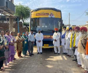 ਮੁੱਖ ਮੰਤਰੀ ਤੀਰਥ ਯਾਤਰਾ ਤਹਿਤ ਪਿੰਡ ਚੰਦਬਾਜਾ ਤੋਂ ਸ਼ਰਧਾਲੂਆਂ ਦੀ ਬੱਸ ਧਾਰਮਿਕ ਅਸਥਾਨਾਂ ਲਈ ਰਵਾਨਾ