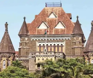 ਬਾਂਬੇ ਹਾਈ ਕੋਰਟ: ਸਿਰਫ਼ ਵਟਸਐਪ ਚੈਟ ਦੇ ਆਧਾਰ 'ਤੇ ਨਹੀਂ ਮਿਲ ਸਕਦਾ ਤਲਾਕ, ਪਤਨੀ 'ਤੇ ਬੇਰਹਿਮੀ ਸਾਬਤ ਕਰਨੀ ਹੋਵੇਗੀ