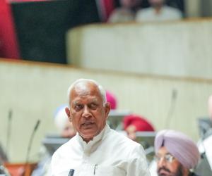 ਖਣਨ ਮੰਤਰੀ ਬਰਿੰਦਰ ਕੁਮਾਰ ਗੋਇਲ ਨੇ ਵਿਰੋਧੀ ਧਿਰ ਦੇ ਆਗੂ ਨੂੰ ਕਰੜੇ ਹੱਥੀਂ ਲਿਆ