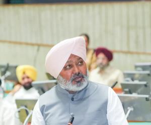 ਕਾਂਗਰਸੀ ਵਿਧਾਇਕ ਵੱਲੋਂ ਸਪੀਕਰ, ਮੰਤਰੀਆਂ ਅਤੇ 'ਆਪ' ਵਿਧਾਇਕਾਂ ਨੂੰ 'ਬੰਧੂਆ ਮਜ਼ਦੂਰ' ਕਹਿਣਾ ਸੰਵਿਧਾਨ ਅਤੇ ਲੋਕ ਫਤਵੇ ਦਾ ਅਪਮਾਨ: ਹਰਪਾਲ ਸਿੰਘ ਚੀਮਾ