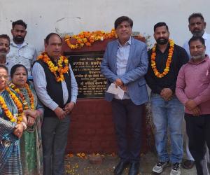 ਵਿਧਾਇਕ ਬ੍ਰਮ ਸ਼ੰਕਰ ਜਿੰਪਾ ਨੇ ਵਾਰਡ 'ਚ ਗਲੀਆਂ ਦੇ ਨਿਰਮਾਣ ਦੀ ਕਰਵਾਈ ਸ਼ੁਰੂਆਤ