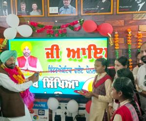 ਵਿਧਾਇਕ ਬੁੱਧ ਰਾਮ ਵੱਲੋਂ ਕੁਲਰੀਆਂ ਦੇ ਸਰਕਾਰੀ ਸਕੂਲ ਵਿਚ ਇੰਟਰਐਕਟਿਵ ਫਲੈਟ ਪੈਨਲ ਦਾ ਉਦਘਾਟਨ