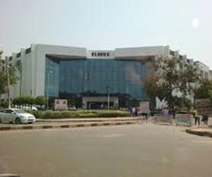 ELANTE ਮਾਲ 'ਚ ਖਾਣੇ 'ਚੋਂ ਨਿਕਲਿਆ ਕੀੜਾ, ਪਰਿਵਾਰ ਨੇ ਮਚਾਇਆ ਹੰਗਾਮਾ