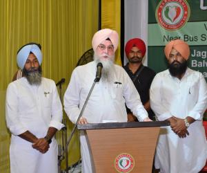 ਪੰਜਾਬ ਵਿਧਾਨ ਸਭਾ ਸਪੀਕਰ ਸ. ਕੁਲਤਾਰ ਸਿੰਘ ਸੰਧਵਾਂ ਵੱਲੋਂ ਫਿਰੋਜ਼ਪੁਰ ਤੋਂ ਦੁਬਈ ਲਈ ਮਿਰਚ ਦੀ 15 ਟਨ ਪਹਿਲੀ ਖੇਪ ਨੂੰ ਹਰੀ ਝੰਡੀ ਦਿਖਾ ਕੇ ਕੀਤਾ ਰਵਾਨਾ