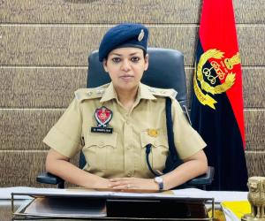 ਅਪਰਾਧ ਲਈ ਕੋਈ ਨਰਮੀ ਨਹੀਂ ਵਰਤੀ ਜਾਵੇਗੀ; ਭਗਵੰਤ ਮਾਨ ਸਰਕਾਰ ਦੇ ‘ਅਪਰਾਧ-ਮੁਕਤ ਪੰਜਾਬ' ਦੇ ਟੀਚੇ ਨੂੰ ਸਾਕਾਰ ਕਰ ਰਹੀਆਂ ਹਨ ਮਹਿਲਾ ਪੁਲਿਸ ਮੁਲਾਜ਼ਮ