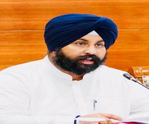 ਪੰਜਾਬ ਸਰਕਾਰ ਵੱਲੋਂ ਪਾਠ ਪੁਸਤਕਾਂ ਦੀ ਵੰਡ ਵਿੱਚ ਲਾਗੂ ਕੀਤੇ ਸਖ਼ਤ ਸੁਧਾਰਾਂ ਨਾਲ ਵਿਦਿਆਰਥੀਆਂ ਦੀ ਹੁੰਦੀ ਲੁੱਟ ’ਤੇ ਲੱਗੇਗੀ ਰੋਕ : ਹਰਜੋਤ ਸਿੰਘ ਬੈਂਸ