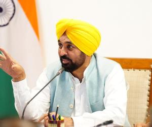 *ਮਾਨਸੂਨ ਤੋਂ ਪਹਿਲਾਂ ਹੜ੍ਹਾਂ ਦੇ ਸੁਰੱਖਿਆਂ ਪ੍ਰਬੰਧਾਂ ਨੂੰ ਮਜ਼ਬੂਤ ਕਰਨ ਲਈ ਆਪ ਸਰਕਾਰ ਵੱਲੋਂ ਐਂਫੀਬੀਅਸ ਮਸ਼ੀਨਾਂ ਦੀ ਖਰੀਦ ਨੂੰ ਮਨਜ਼ੂਰੀ: ਮੁੱਖ ਮੰਤਰੀ ਭਗਵੰਤ ਸਿੰਘ ਮਾਨ*